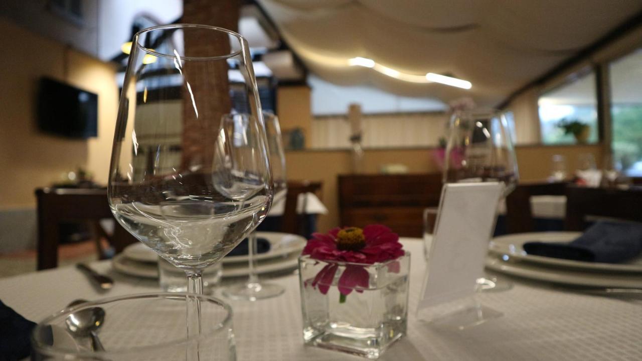 La Regibussa - Hotel Ristorante Asti Esterno foto