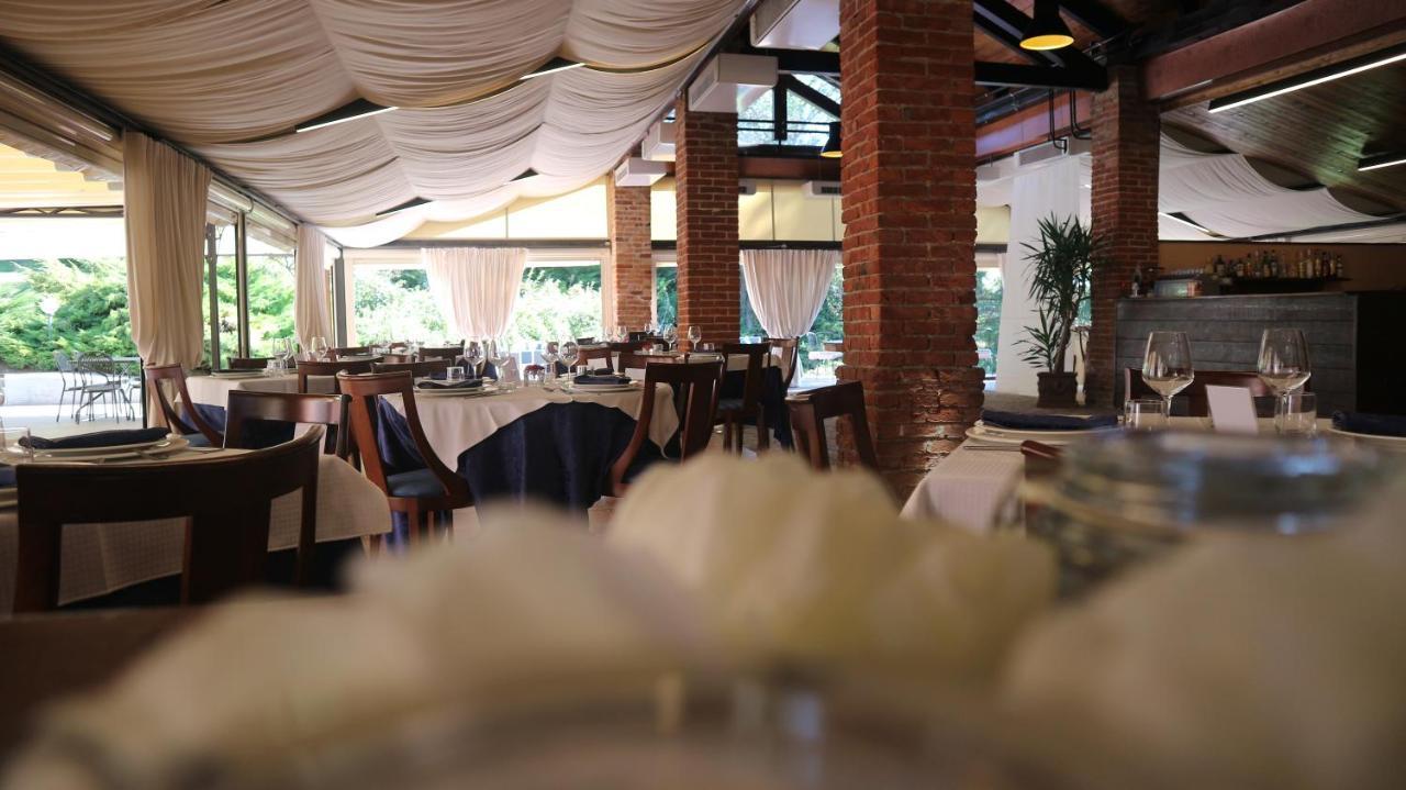 La Regibussa - Hotel Ristorante Asti Esterno foto
