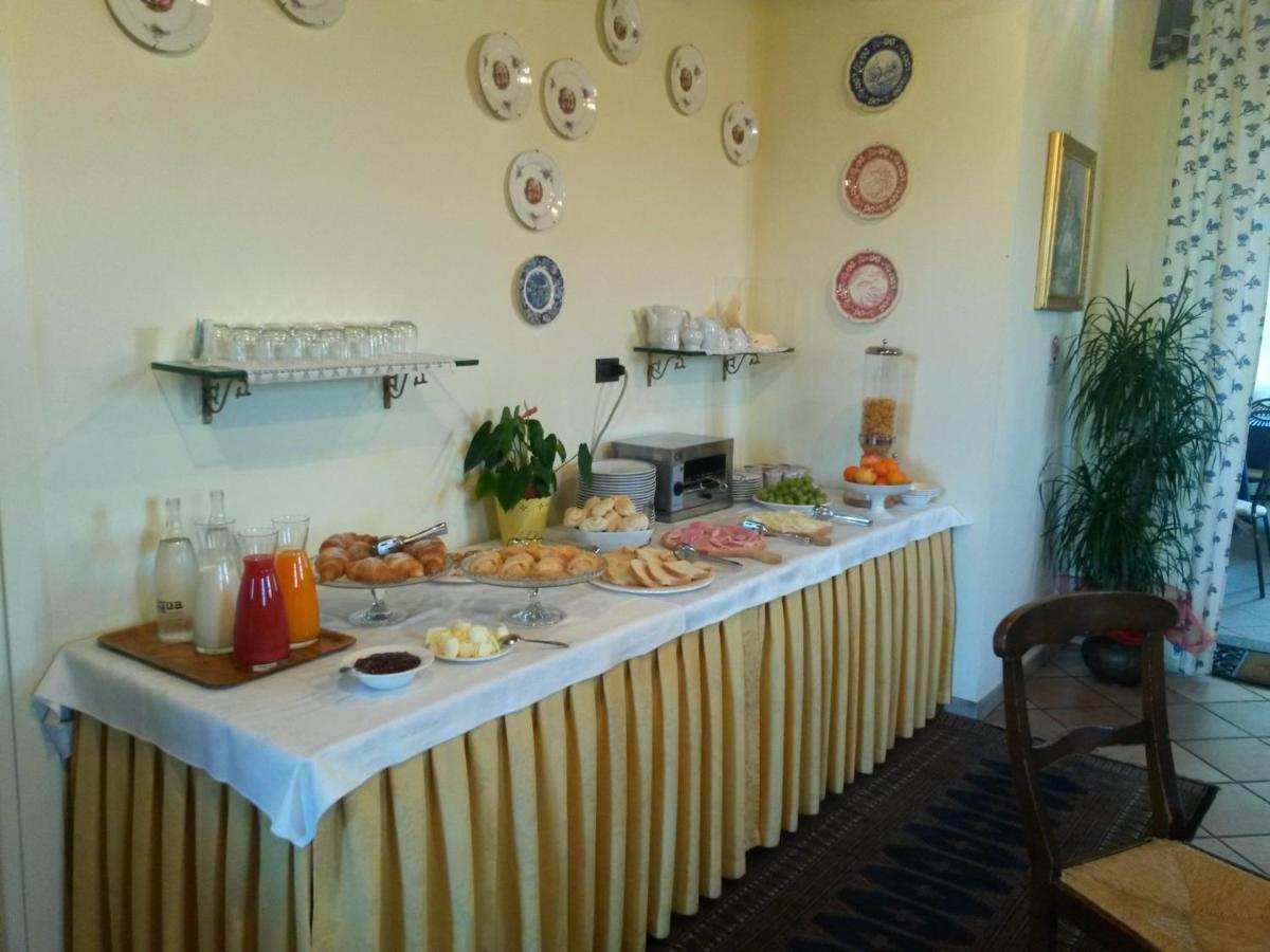 La Regibussa - Hotel Ristorante Asti Esterno foto