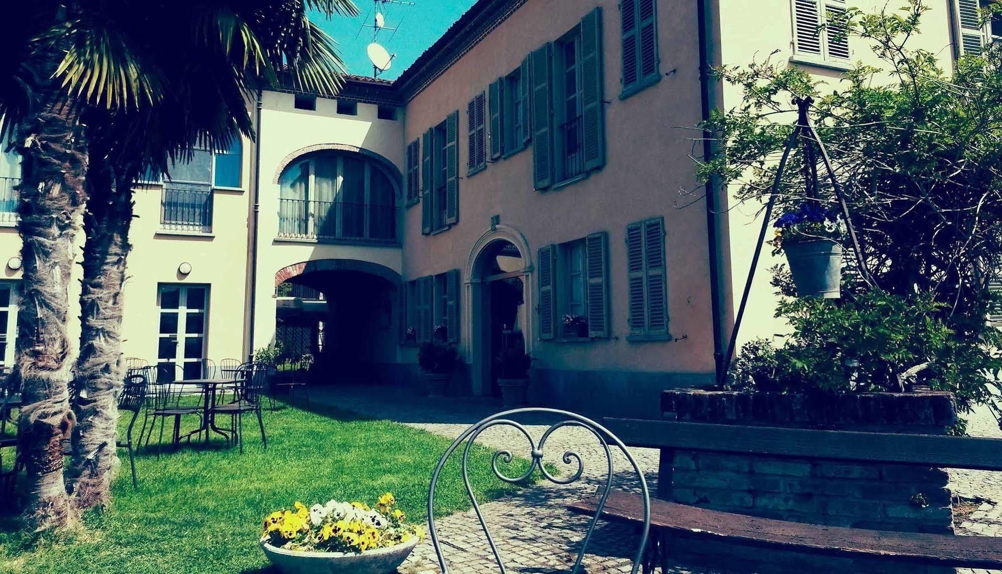 La Regibussa - Hotel Ristorante Asti Esterno foto